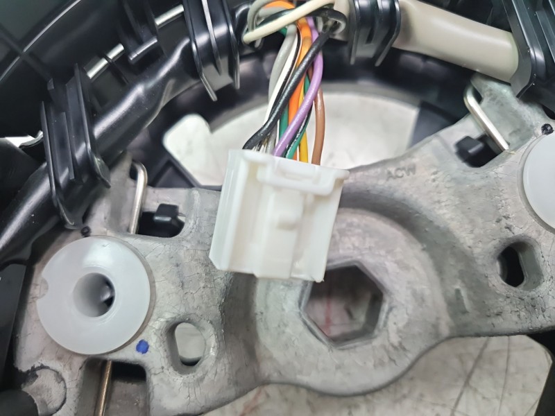 Recambio de volante para mazda 3 berlina (bp) referencia OEM IAM BCKA32982  