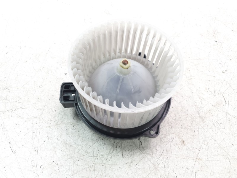 Recambio de ventilador calefaccion para mazda 3 berlina (bp) referencia OEM IAM HB111GRK6  