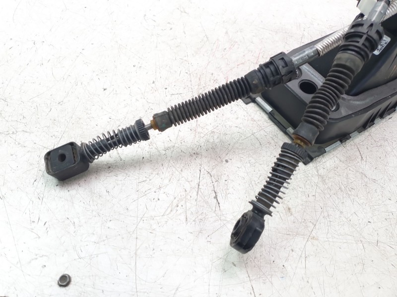 Recambio de palanca cambio para volkswagen polo referencia OEM IAM 2Q0711049J  