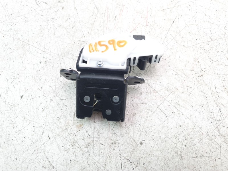 Recambio de cerradura maletero / porton para mazda 3 berlina (bp) referencia OEM IAM BDMT62310  