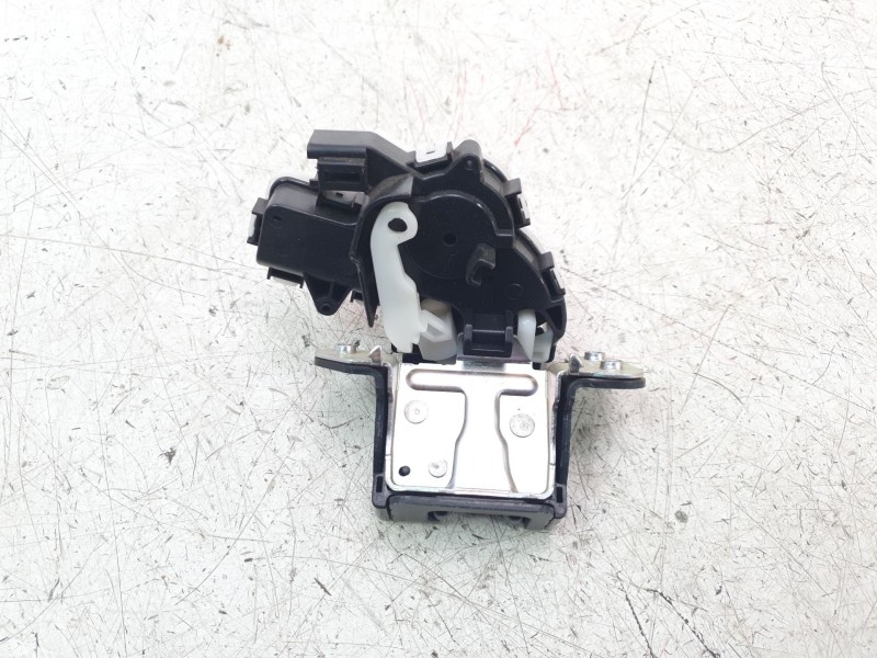 Recambio de cerradura maletero / porton para mazda 3 berlina (bp) referencia OEM IAM BDMT62310  