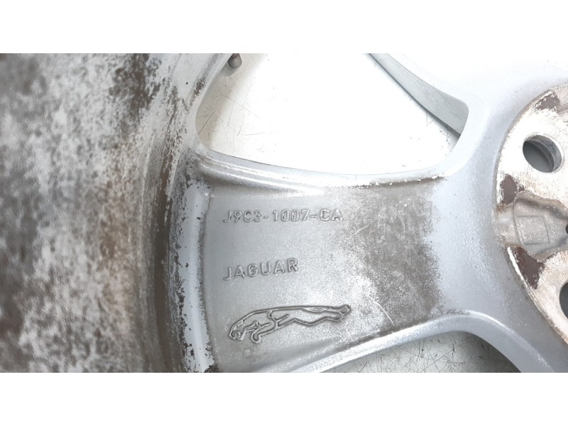 Recambio de llanta para jaguar e-pace 2.0 diesel cat referencia OEM IAM J9C31007CA  