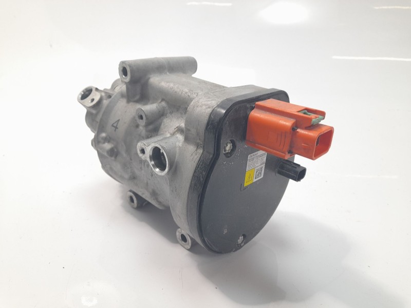 Recambio de compresor aire acondicionado para toyota corolla (e21) hybrid style referencia OEM IAM 0424001202  