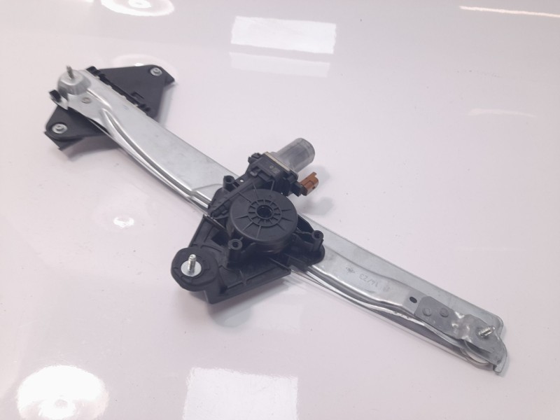 Recambio de elevalunas delantero derecho para dacia sandero iii expression referencia OEM IAM 807206015R  