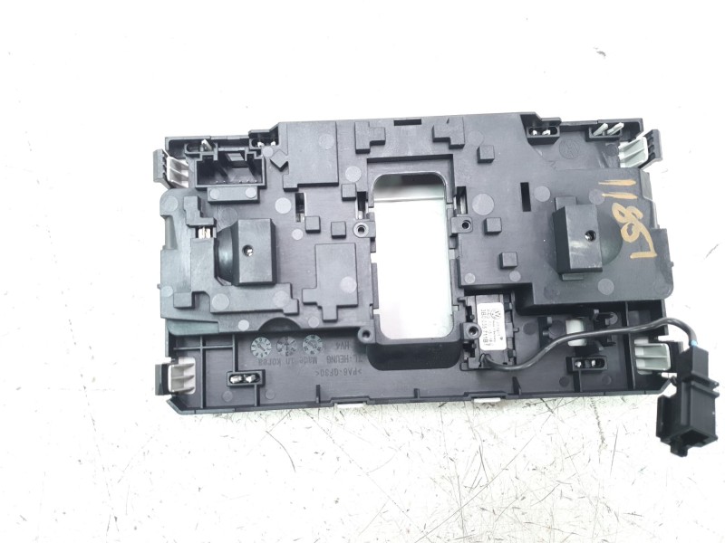 Recambio de luz interior para volkswagen polo referencia OEM IAM 3B0947105C  