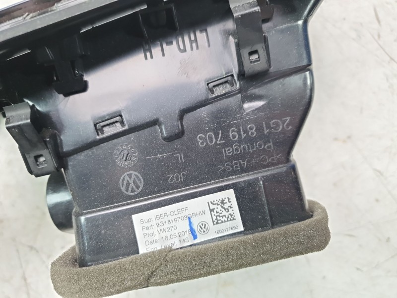 Recambio de aireador izquierdo para volkswagen polo referencia OEM IAM 2G1819703  