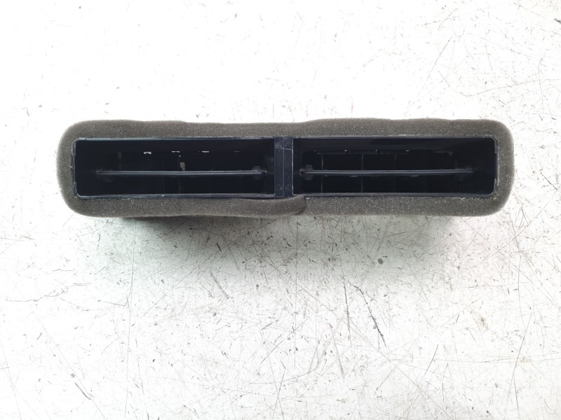 Recambio de aireador central para volkswagen polo referencia OEM IAM 2G0819728  