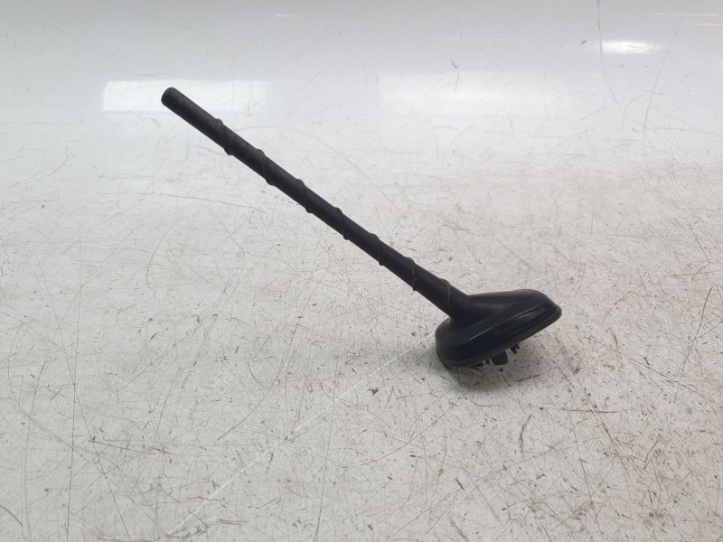 Recambio de antena para volkswagen polo referencia OEM IAM 6C0035501  