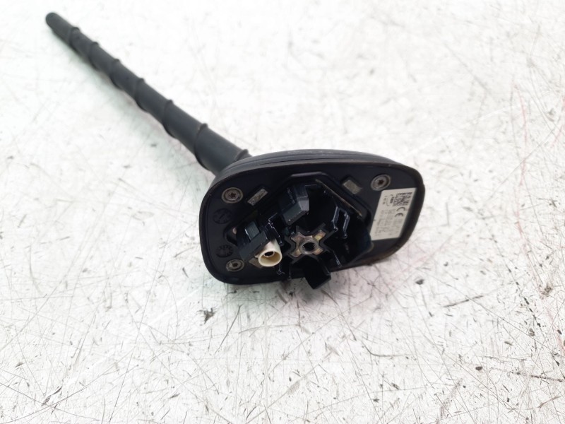 Recambio de antena para volkswagen polo referencia OEM IAM 6C0035501  