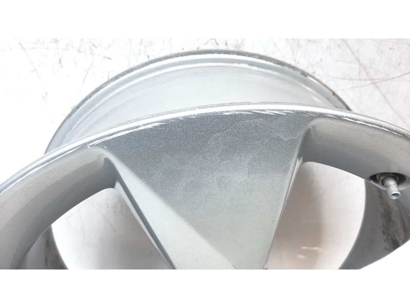 Recambio de llanta para jaguar e-pace 2.0 diesel cat referencia OEM IAM J9C31007CA  