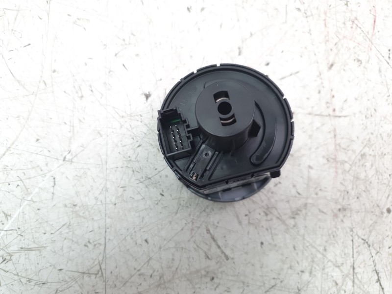 Recambio de mando luces para volkswagen polo referencia OEM IAM 5G0941431AJ  