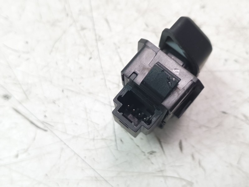 Recambio de interruptor para mazda 3 berlina (bp) referencia OEM IAM BDGF66660  