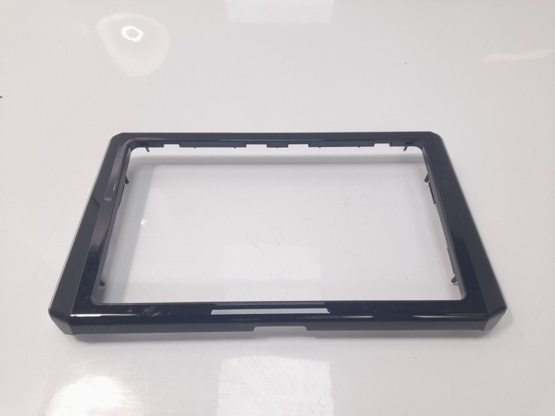 Recambio de moldura para toyota corolla (e21) hybrid style referencia OEM IAM 5540502F30  