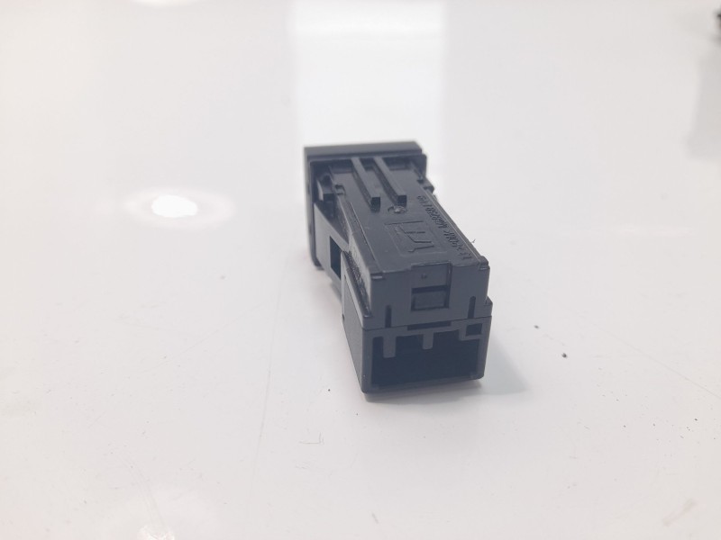 Recambio de interruptor para toyota corolla (e21) hybrid style referencia OEM IAM 8425516010  