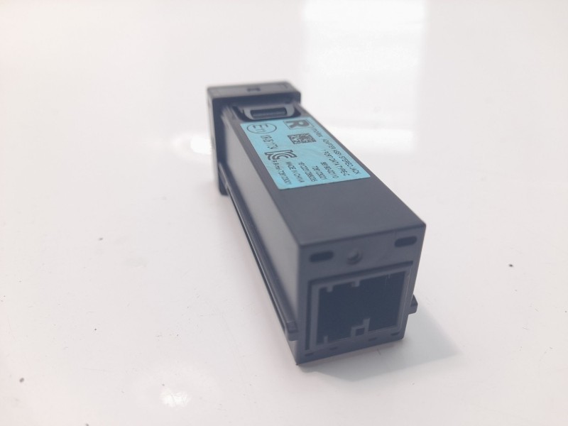 Recambio de interruptor para toyota corolla (e21) hybrid style referencia OEM IAM 8475102180  