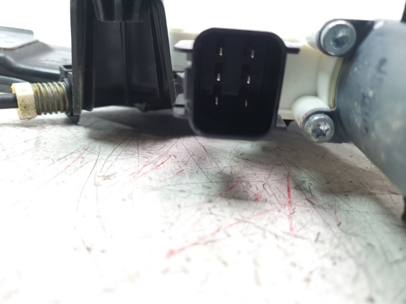 Recambio de elevalunas trasero derecho para jaguar f-pace 300 sport awd referencia OEM IAM HK8327000AB  