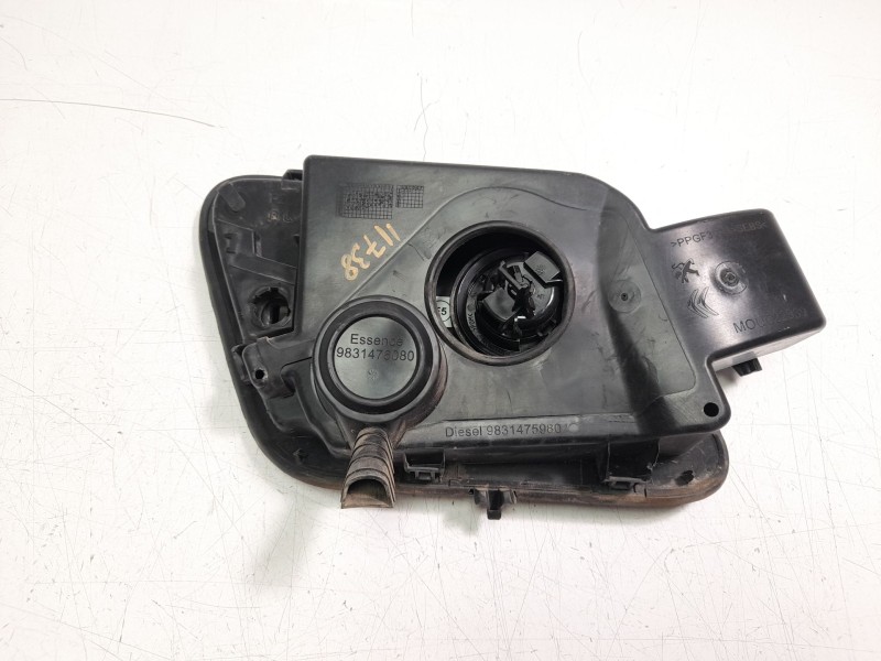 Recambio de tapa exterior combustible para peugeot 2008 (p1) allure pack referencia OEM IAM 9831475980  
