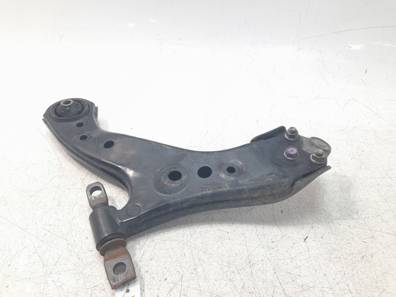 Recambio de brazo suspension delantero derecho para toyota rav4 hybrid 4x2 advance referencia OEM IAM 4806842070  