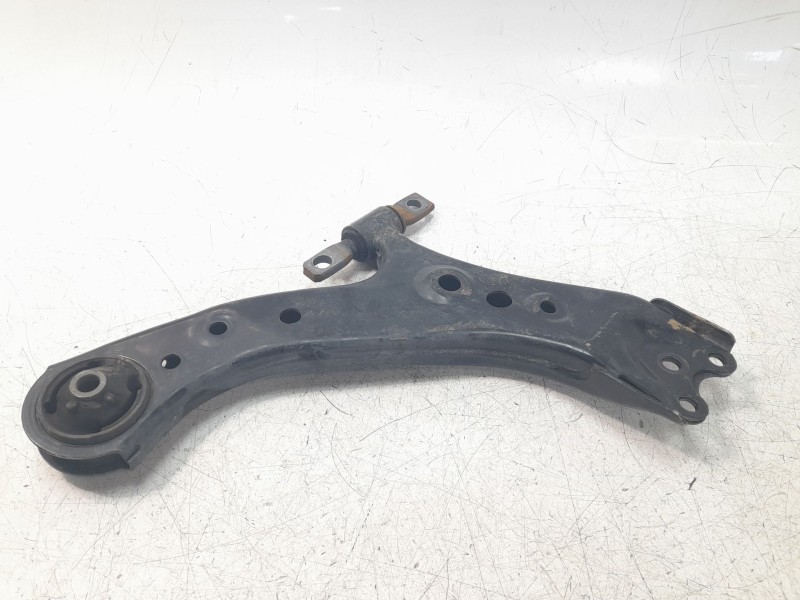 Recambio de brazo suspension inferior delantero izquierdo para toyota rav4 hybrid 4x2 advance referencia OEM IAM 4806942070  