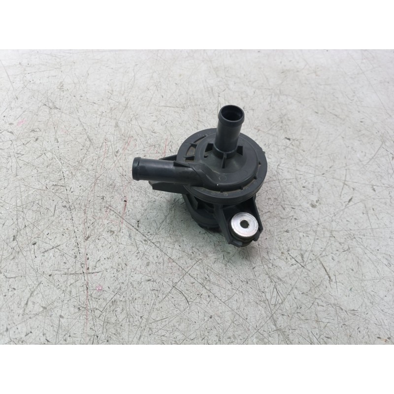 Recambio de bomba agua para toyota auris touring sports (e18) hybrid active business plus referencia OEM IAM G904052010  