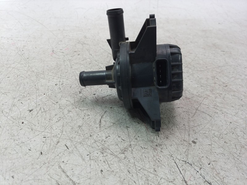 Recambio de bomba agua para toyota auris touring sports (e18) hybrid active business plus referencia OEM IAM G904052010  