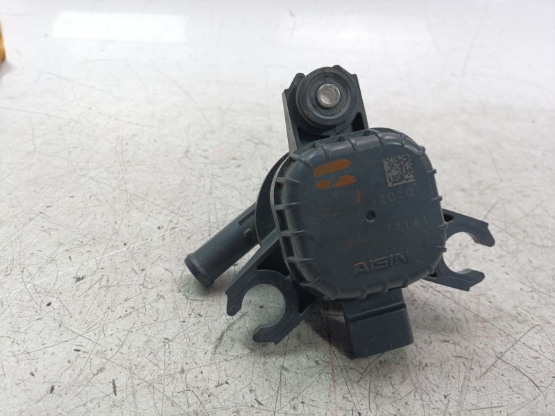 Recambio de bomba agua para toyota auris touring sports (e18) hybrid active business plus referencia OEM IAM G904052010  