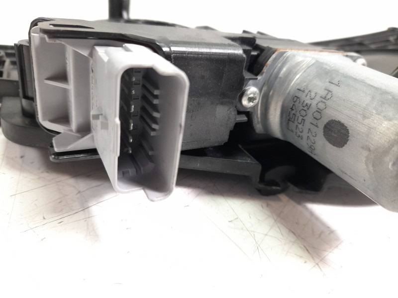 Recambio de elevalunas delantero derecho para peugeot 2008 (p1) allure pack referencia OEM IAM 9830003080  