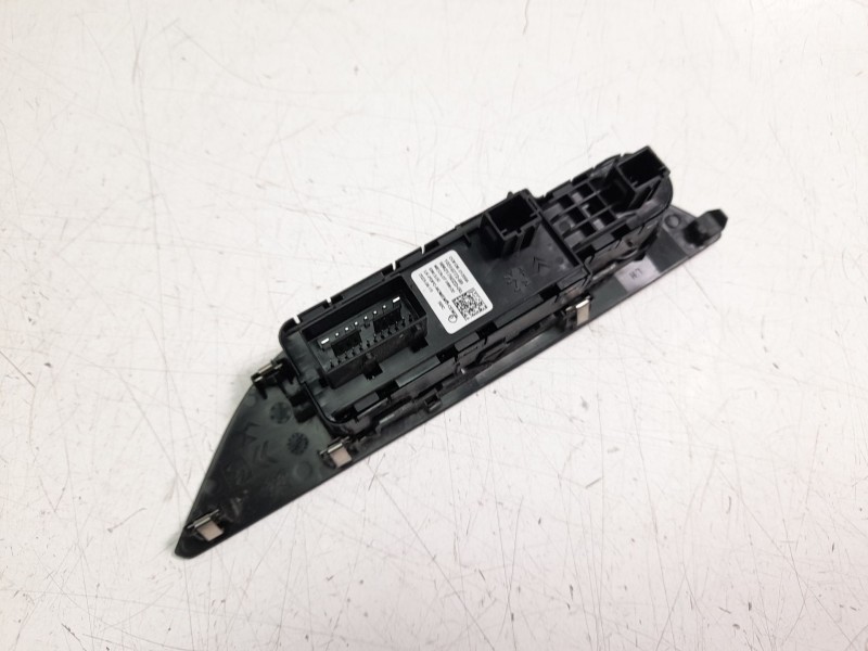 Recambio de mando elevalunas delantero izquierdo para peugeot 2008 (p1) allure pack referencia OEM IAM 96788281ZD IAF670007 