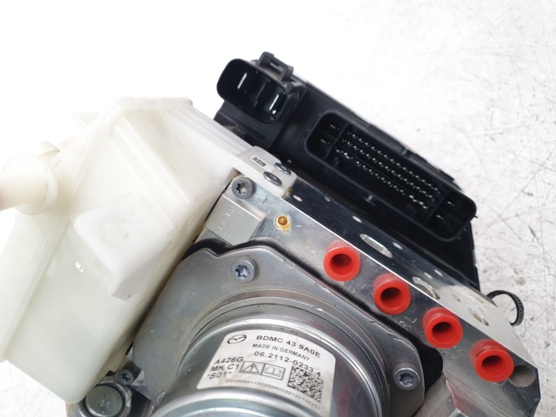 Recambio de abs para mazda 3 berlina (bp) referencia OEM IAM BDMC439A0E  
