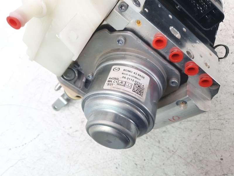 Recambio de abs para mazda 3 berlina (bp) referencia OEM IAM BDMC439A0E  
