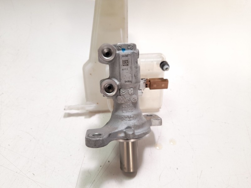 Recambio de bomba freno para peugeot 2008 (p1) allure pack referencia OEM IAM 1643581380  