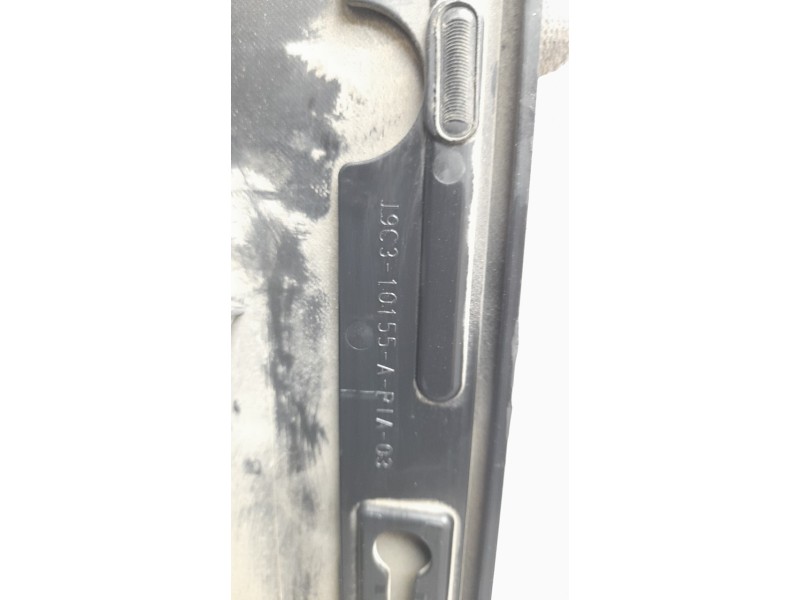 Recambio de estribo para jaguar e-pace 2.0 diesel cat referencia OEM IAM J9C310155A  