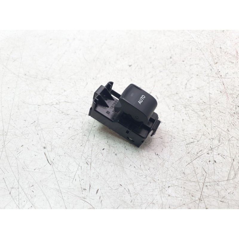 Recambio de mando elevalunas trasero izquierdo para toyota auris touring sports (e18) hybrid active business plus referencia OEM
