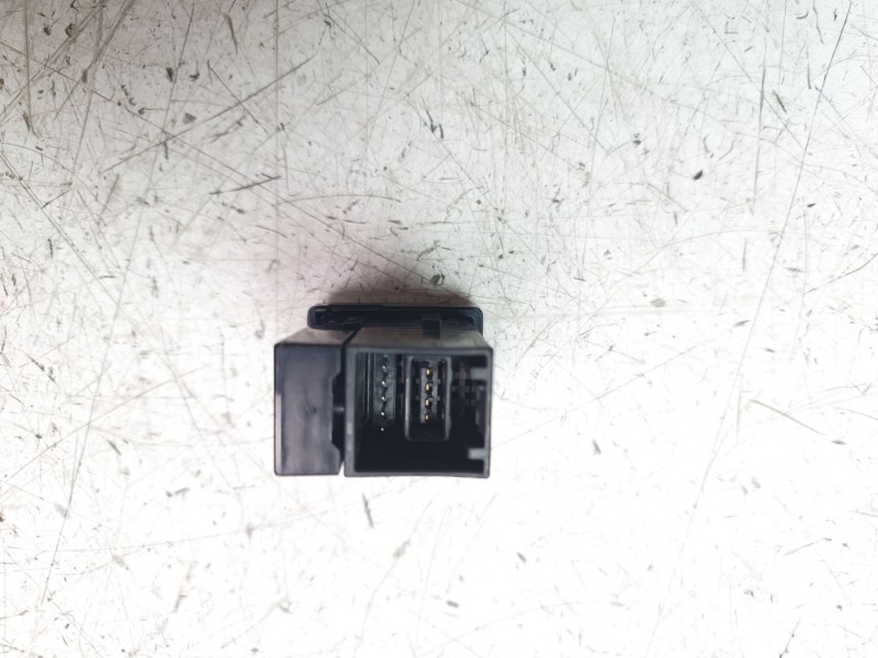 Recambio de modulo electronico para toyota yaris cross hybrid fwd style referencia OEM IAM 861900D030  