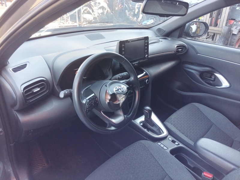 toyota yaris cross (mxp_) del año 2022