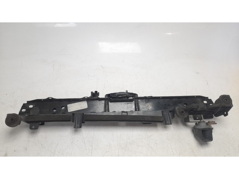 Recambio de travesaño inferior para renault kadjar 1.5 dci diesel fap energy referencia OEM IAM 625046246R  
