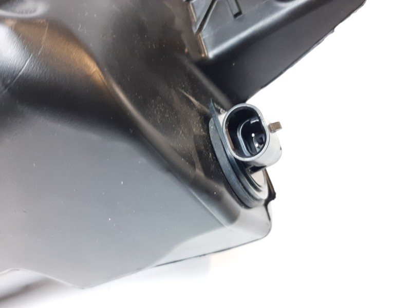 Recambio de deposito limpia para tesla model 3 (5yj3) ev awd referencia OEM IAM 173923300G 173923300G 
