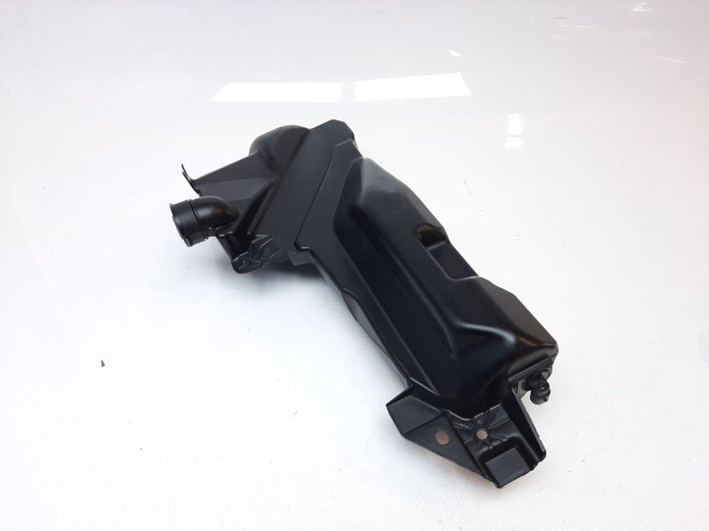 Recambio de deposito limpia para tesla model 3 (5yj3) ev awd referencia OEM IAM 173923300G 173923300G 