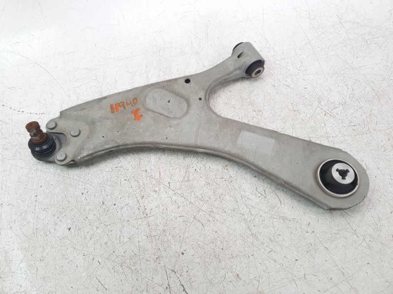Recambio de brazo suspension delantero izquierdo para citroën c4 berlina e-feel referencia OEM IAM 9831682580  