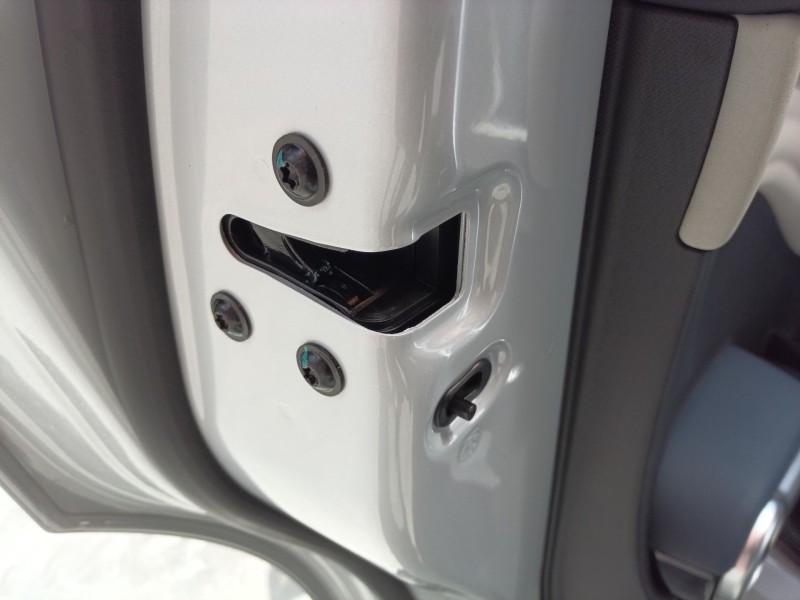 Recambio de cerradura puerta trasera izquierda para byd atto 3 ev referencia OEM IAM   