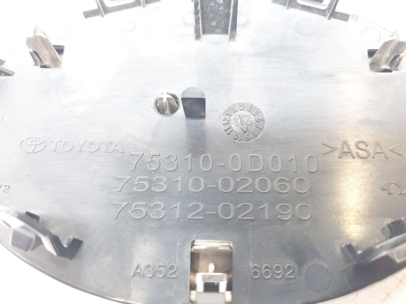 Recambio de emblema para toyota yaris cross (mxp_) 1.5 hybrid (mxpj10) referencia OEM IAM 753100D010 753100D010 