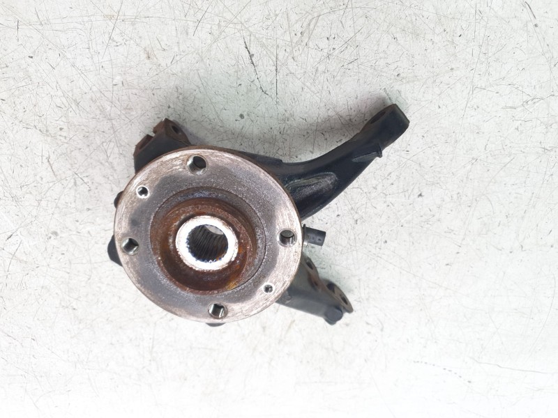 Recambio de mangueta delantera derecha para citroën c4 berlina e-feel referencia OEM IAM 9826532380  