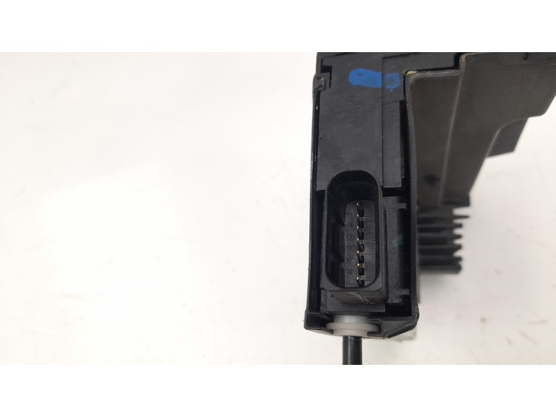 Recambio de cerradura puerta delantera derecha para citroen c4 picasso 1.2 12v e-thp referencia OEM IAM 9810310280  