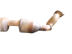 Recambio de catalizador para toyota hilux (gun1) doble cabina dlx 4x4 referencia OEM IAM ZC3   2