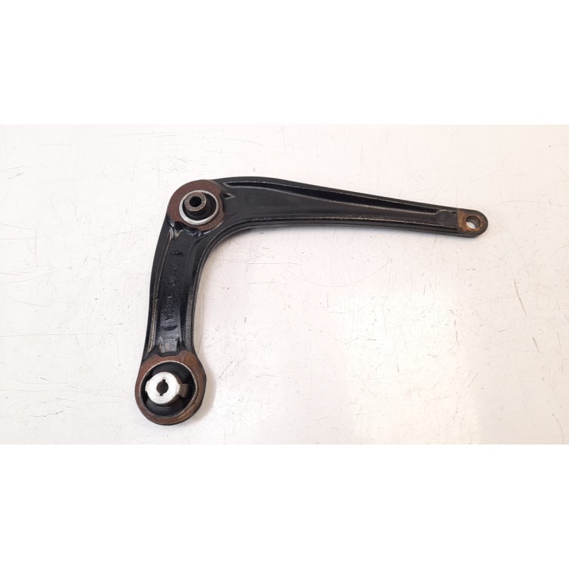 Recambio de brazo suspension inferior delantero derecho para opel vivaro furgón 1.5 cdti dpf referencia OEM IAM 9816863580  