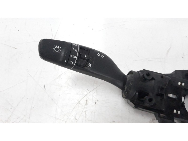 Recambio de mando multifuncion para hyundai tucson 1.6 cat referencia OEM IAM 93403D3850  