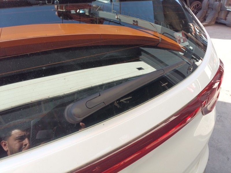 Recambio de brazo limpia trasero para kia sportage drive 4x2 referencia OEM IAM   