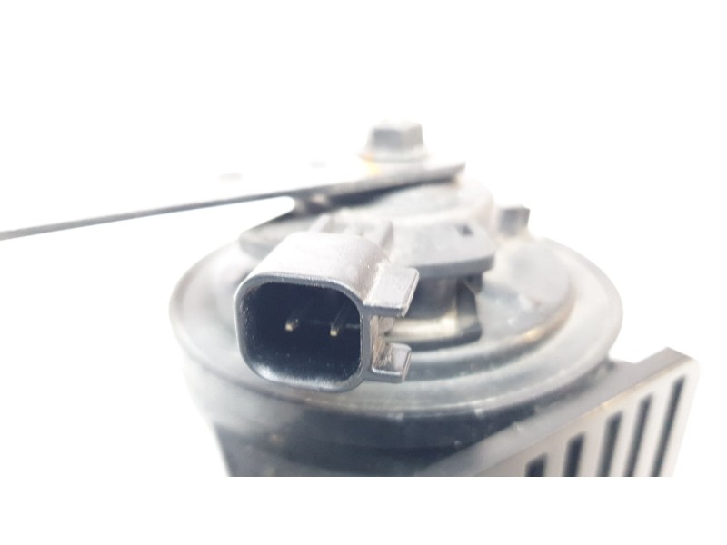 Recambio de claxon para jaguar e-pace first edition referencia OEM IAM J9C313802AA  