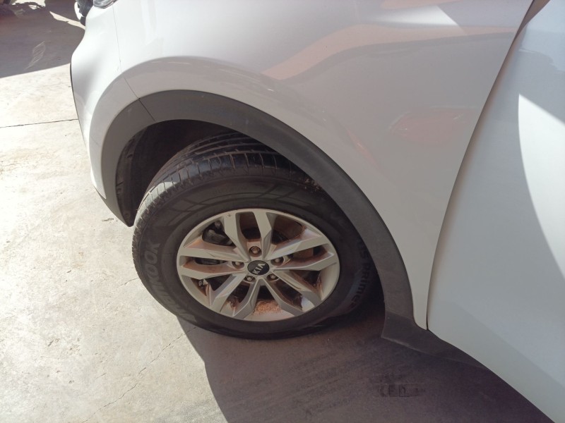 Recambio de amortiguador delantero izquierdo para kia sportage drive 4x2 referencia OEM IAM   