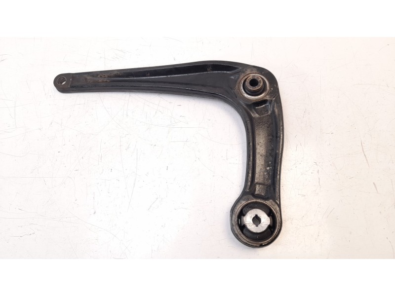Recambio de brazo suspension inferior delantero derecho para opel vivaro furgón 1.5 cdti dpf referencia OEM IAM 9816863580  